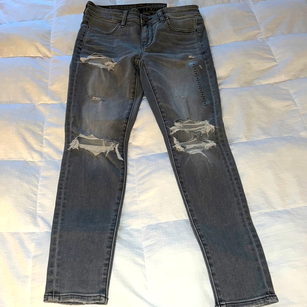 New jeans. Size 4 short